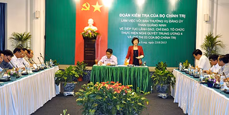 Đồng chí Nguyễn Thị Kim Ngân, Uỷ viên Bộ Chính trị, Bí thư T.Ư Đảng, Phó Chủ tịch Quốc hội phát biểu tại buổi làm việc.