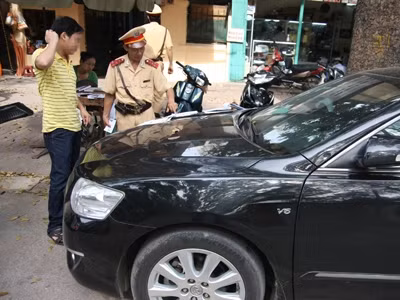 Cần sang tên đổi chủ ngay sau khi mua xe để phát hiện xe có hợp pháp hay không. Ảnh: xuân phú.