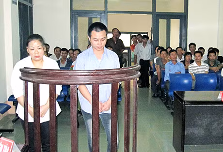 Các bị cáo tại phiên toà xét xử sơ thẩm.