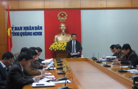 Đồng chí Nguyễn Văn Thành, Phó Chủ tịch UBND tỉnh phát biểu tại cuộc họp