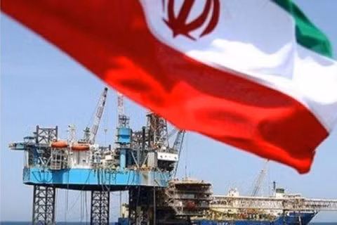 Dàn khoan dầu mỏ Iran. Ảnh: informe21