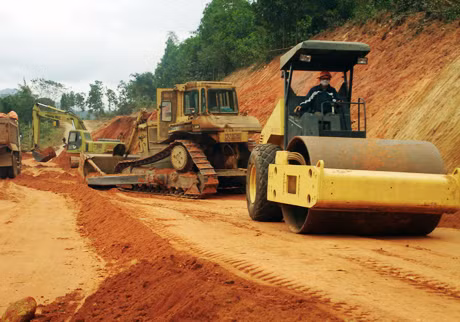 Thi công dự án cải tạo nâng cấp QL 18C.