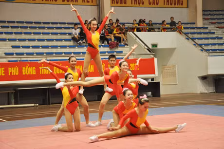 Màn biểu diễn của các em học sinh THSC TP Hạ Long