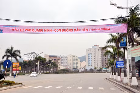 Băng rôn, pa nô tuyên truyền cho Hội nghị xúc tiến đầu tư đã được treo tại nhiều nơi