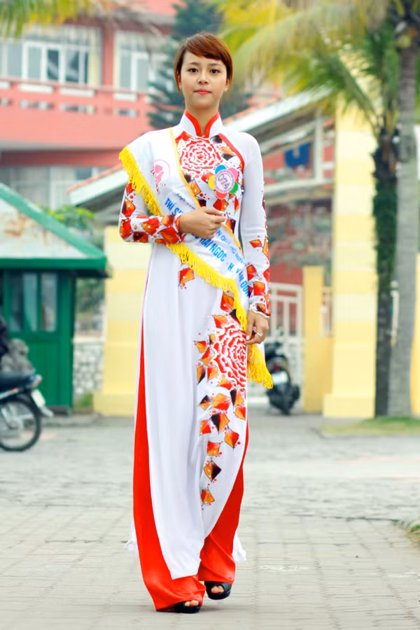 Ngô Hải Ngọc (SBD: 074) SN 5-9-1995, Học sinh Trường THPT Hải Đảo, Huyện Vân Đồn.