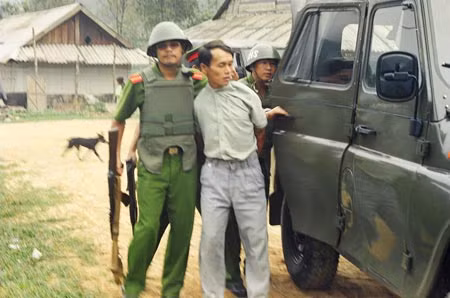 Bắt giữ Lý Giống Minh.