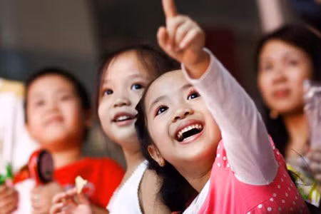 Sinh con gái hay con trai? - điều đó không quan trọng bằng việc em bé được nuôi dạy trong môi trường tốt, được yêu thương chăm sóc chu đáo. Ảnh: PV