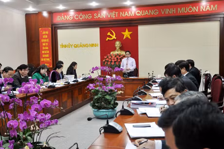 Đồng chí Phạm Minh Chính, Bí thư Tỉnh uỷ phát biểu kiết luận cuộc họp.