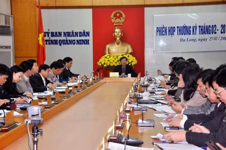 Đồng chí Nguyễn Văn Đọc, Chủ tịch UBND tỉnh kếtl uận phiên họp.