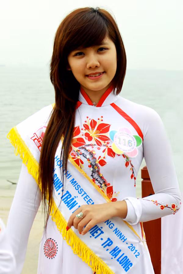 Trần Thanh Việt (SBD: 116) SN 22-11-1994, Học sinh Trường THPT Vũ Văn Hiếu, TP Hạ Long.