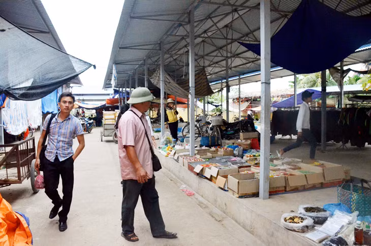 Chợ Quán hiện mới hoạt động được 10% công suất.