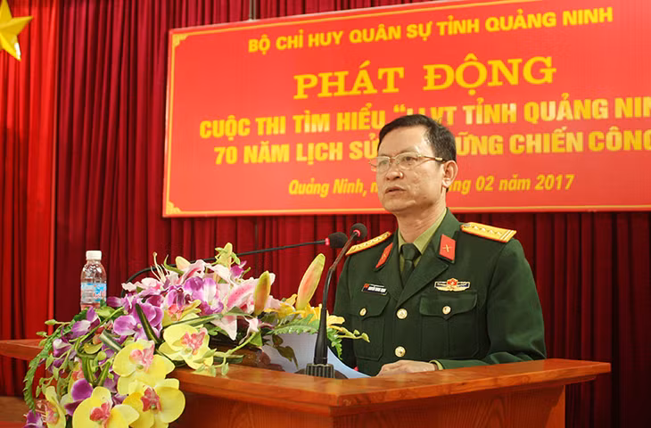 Đại tá Nguyễn Trung Trịnh, Chính ủy Bộ CHQS tỉnh phát động cuộc thi tìm hiểu “LLVT tỉnh Quảng Ninh 70 năm lịch sử và những chiến công”.