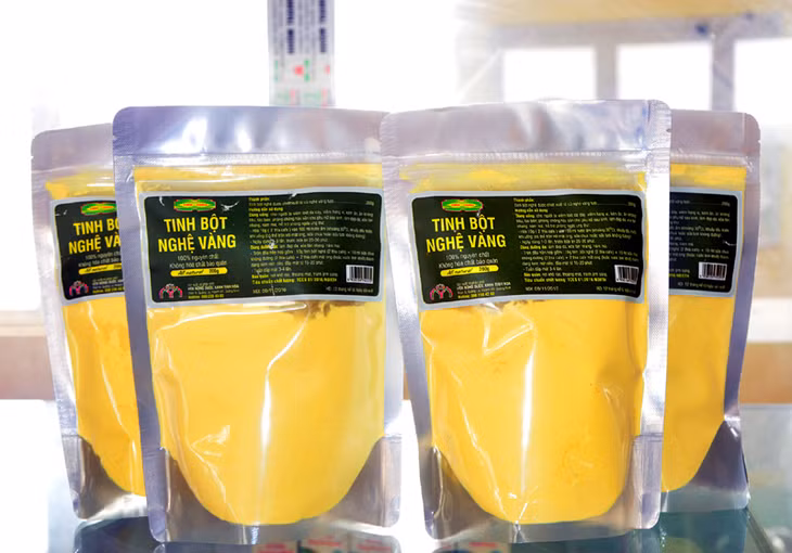 Bao bì sản phẩm tinh bột nghệ được thiết kế đơn giản, tiện dụng cho tiêu dùng.