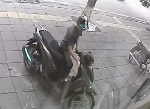 Một vụ bẻ khóa xe SH tại TP Hồ Chí Minh (ảnh minh họa)