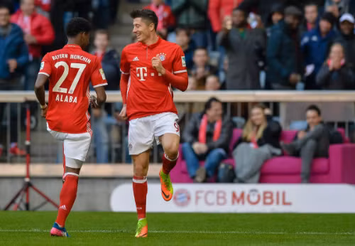  Lewandowski và đồng đội ghi bàn như thú vui trước Hamburger.