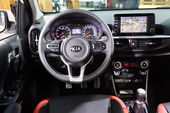 Nội thất nhiều tính năng hiện đại.
