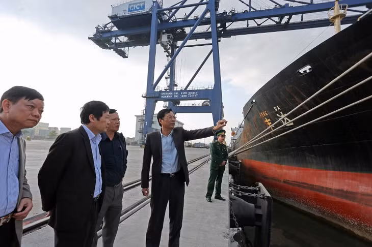 Đồng chí Bí thư Tỉnh ủy ...