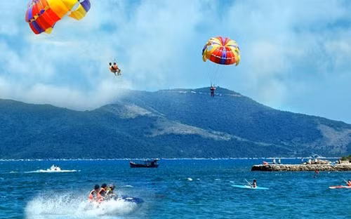 Du lịch biển ngày càng hấp dẫn du khách.