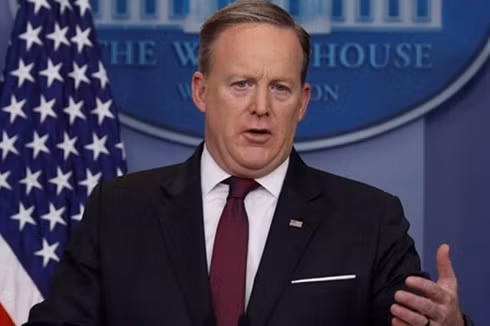 Spicer phủ nhận Nhà Trắng không cho CNN và New York Times dự họp báo vì không thích cách họ đưa tin. Ảnh: Reuters.