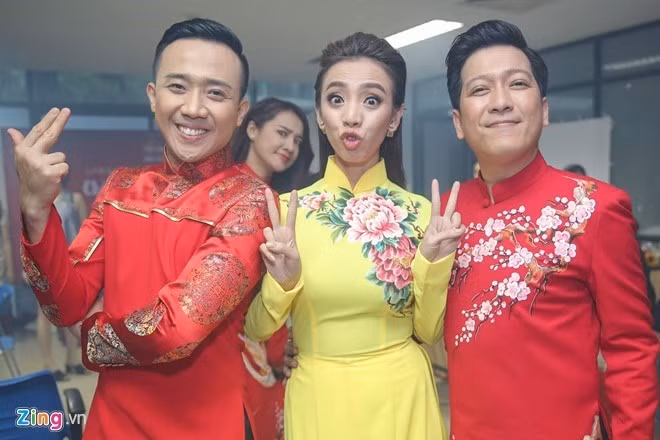 Trường Giang, Trấn Thành, Thu Trang thường xuyên cùng khai thác đời tư của nhau để gây cười.