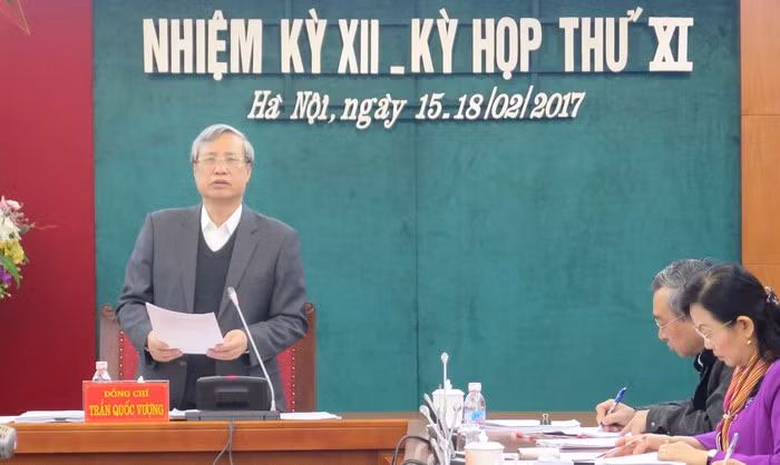 Đồng chí Trần Quốc Vượng chủ trì Kỳ họp. (Ảnh: HH)