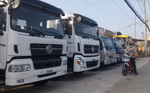 Người tiêu dùng Việt đang quay lưng với xe ô tô Trung Quốc. (Ảnh minh họa: KT)