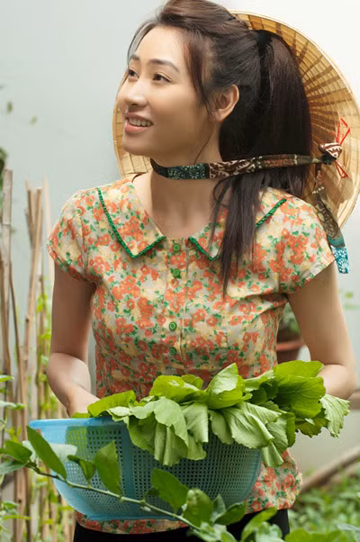 Khánh Ngân vào vai ô sin rất thành công