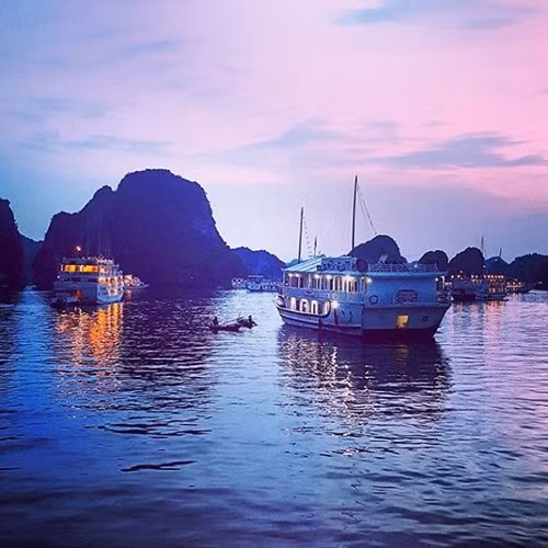  Hạ Long vào bình minh. Ảnh BO 