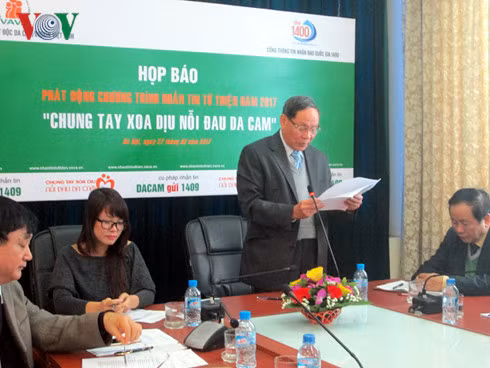 Chủ tịch Nguyễn Văn Rinh phát biểu tại cuộc họp báo.