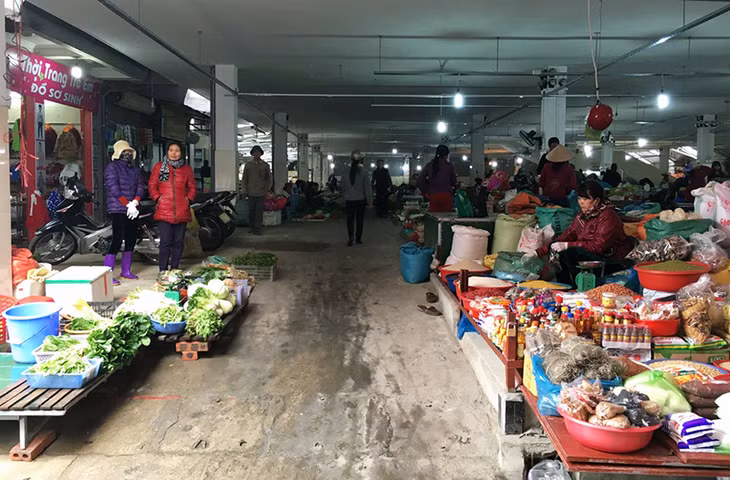 Chợ Thanh Sơn là một trong những công trình chợ đầu tiên trên địa bàn TP Uông Bí thực hiện theo mô hình đầu tư công - tư (PPP).