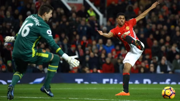  Scholes hết lòng tin tưởng Rashford.