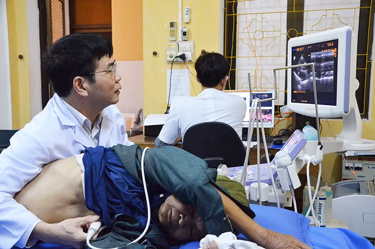 Siêu âm tim cho bệnh nhân tại Trung tâm Y tế huyện Ba Chẽ.
