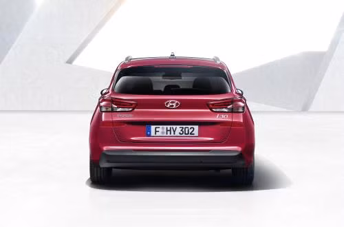 Phía sau, khoang hành lý của i30 Wagon được cho là lớn nhất trong phân khúc. Ảnh: Hyundai