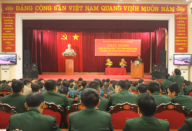 Quang cảnh lễ phát động cuộc thi tìm hiểu “LLVT tỉnh Quảng Ninh 70 năm lịch sử và những chiến công”.