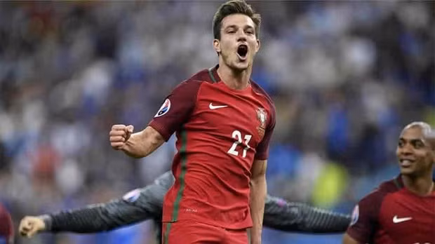  Nhà vô địch Euro 2016 là mục tiêu mới nhất của Barca. Ảnh: Sport