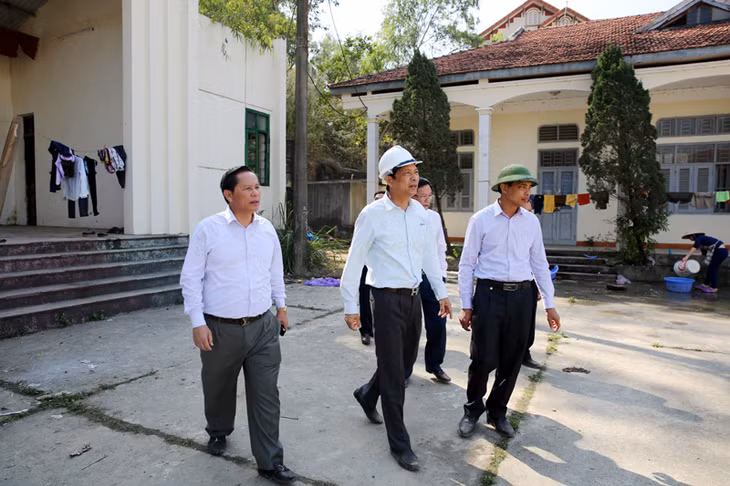Bí thư Tỉnh ủy kiểm tra khuôn viên