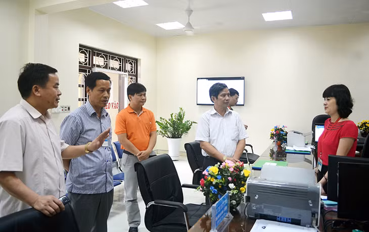 Ban Chỉ đạo ứng dụng CNTT tỉnh kiểm tra hoạt động ứng dụng CNTT tại phường Cẩm Thạch, TP Cẩm Phả.