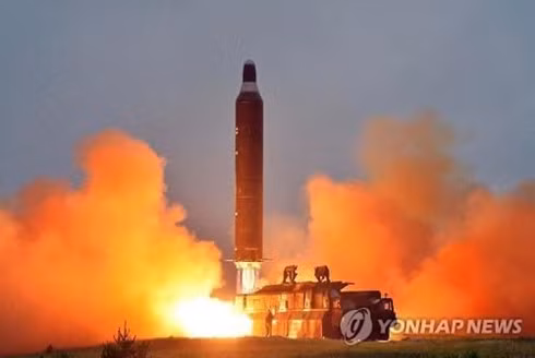 Một trong những vụ phóng thử tên lửa của Triều Tiên. Ảnh: Yonhap