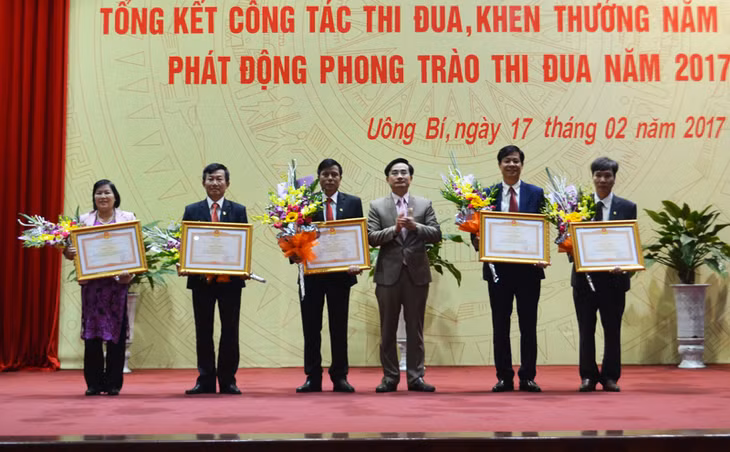 1 tập thể và 4 cá nhân được tặng bằng khen của Thủ tướng Chính phủ