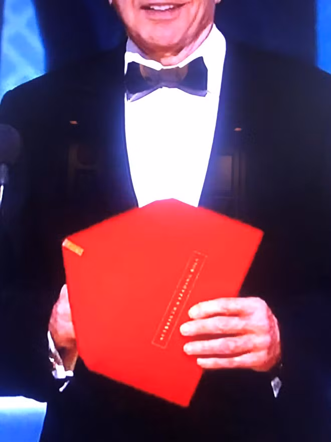 Neil Patrick Harris đã lên Twitter để "giải oan" cho Warren Beatty. Ảnh: Twitter.
