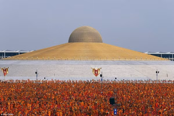 Đền Dhammakaya. (Nguồn: dailymail.co.uk)