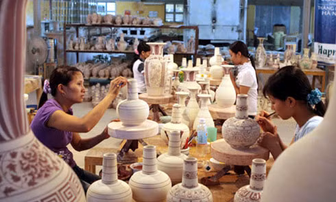 So với cùng kỳ năm trước, số doanh nghiệp thành lập mới tháng 2 năm nay giảm 2,2% (ảnh minh họa: KT)