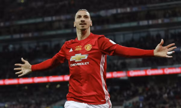 Ibrahimovic ghi đậm dấu ấn vào chức vô địch của Man Utd. Ảnh: Reuters.