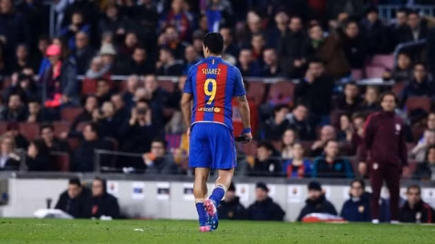  Suarez chính thức bị cấm thi đấu 2 trận.