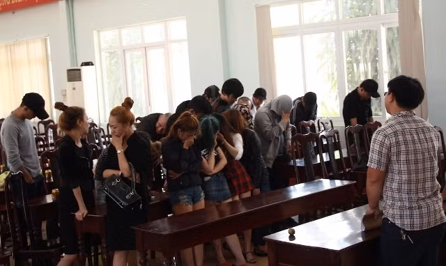 Các đối tượng sử dụng ma túy tại cơ quan Công an TP Buôn Ma Thuột.