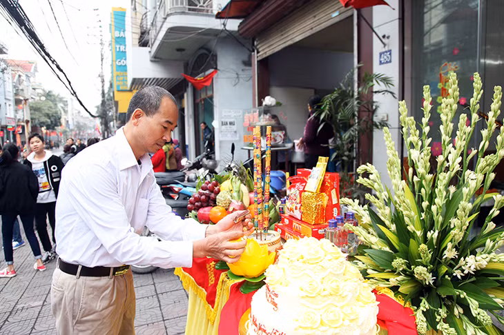 Có nhà chuẩn bị mâm lễ mặn nhưng cũng có nhà chuẩn bị mâm lễ chay
