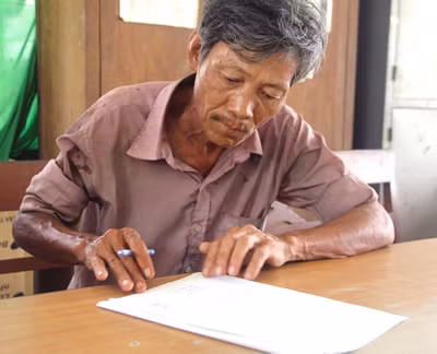  Nguyễn Hoàng Minh ký vào biên bản phạm tội.