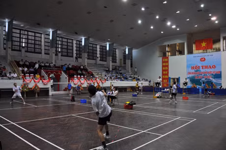 Thi đấu nội dung đơn nam ở môn cầu lông 