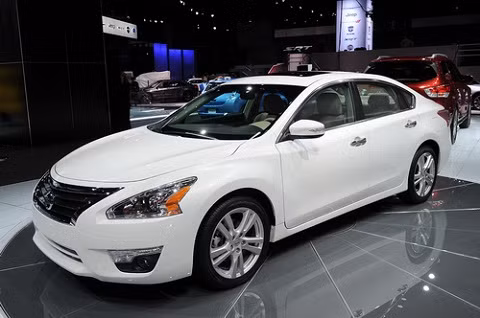 Nissan Altima 2013 ra đời với mục tiêu đánh bại Toyota Camry