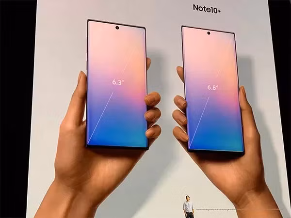 Galaxy Note10 màn hình 6,3 inch và Note10+ màn hình 6,8 inch.